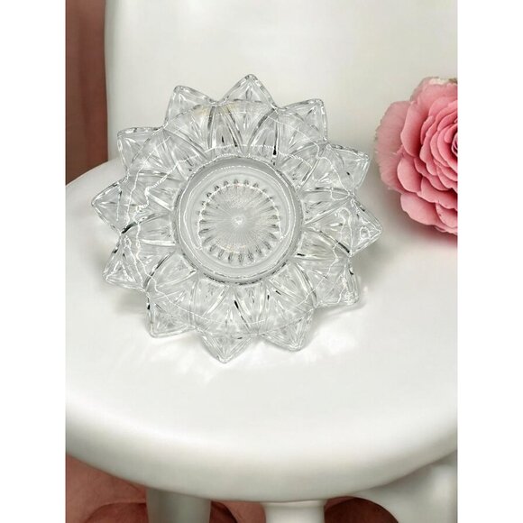Vintage Clear Federal Glass Starburst 12-Point Star Flower Appetizer Bread Plate - Picture 2 of 7